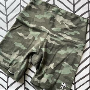 Victoria's Secret PINK Ultimate Camo Yoga Biker Shorts